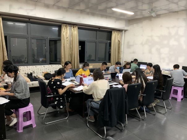 版权所有河北师范大学 冀ICP备18